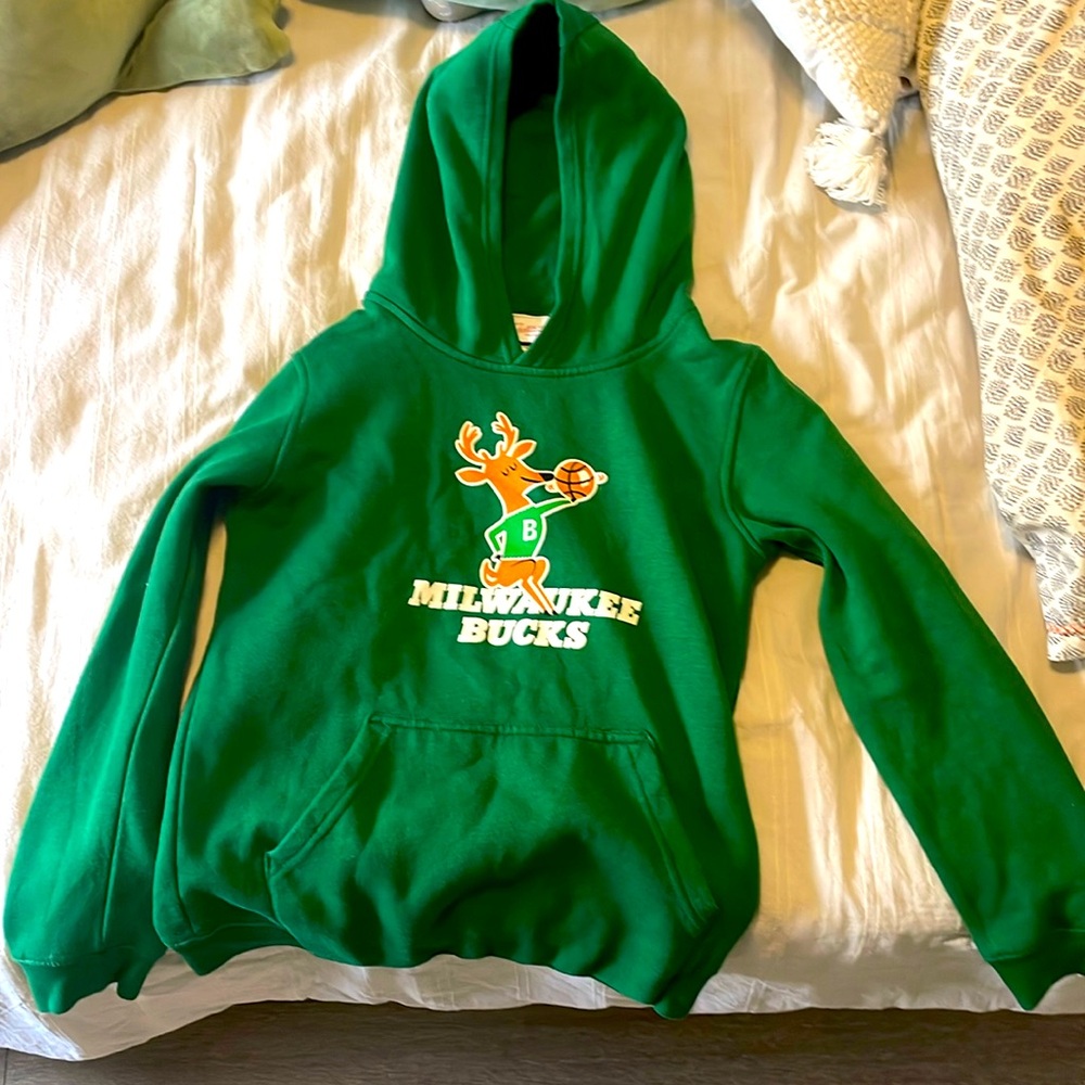 Green Milwaukee bucks sweatshirt, soft.